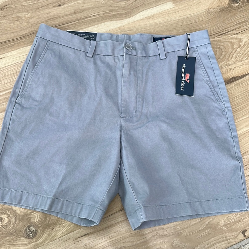 Vineyard Vines Breaker shorts size 33 Brand New